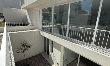 Casa en  Alquiler en Housing