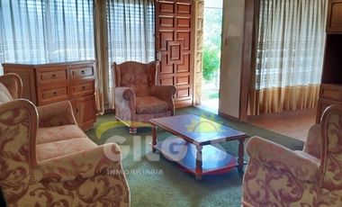 Alquiler Casa 4 Amb. Lomas Del Mirador Uso Comercial