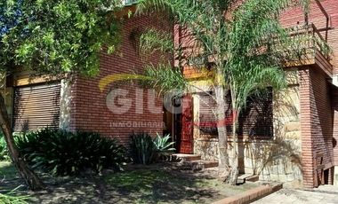 Alquiler Casa 4 Amb. Lomas Del Mirador Uso Comercial