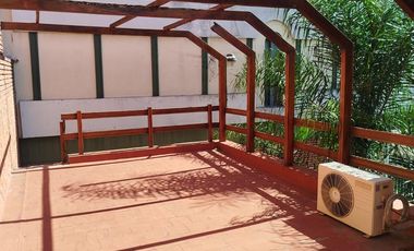 Alquiler Casa 4 Amb. Lomas Del Mirador Uso Comercial