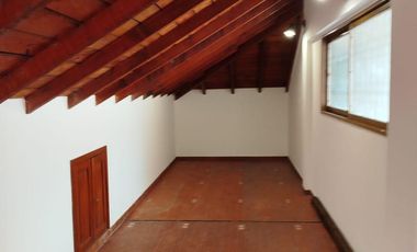 Alquiler Casa 4 Amb. Lomas Del Mirador Uso Comercial