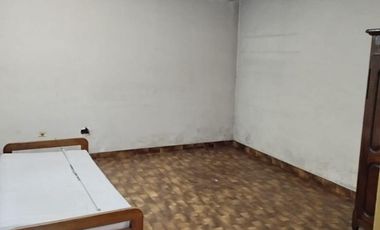 Alquiler Casa 4 Amb. Lomas Del Mirador Uso Comercial