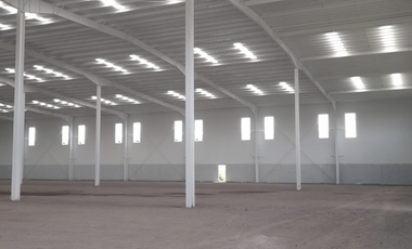 NAVE INDUSTRIAL EN PUERTO INTERIOR