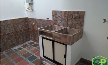 ARRIENDO CASA  EN ROBLEDO - EL DIAMANTE