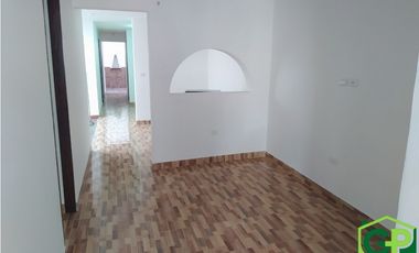 ARRIENDO CASA  EN ROBLEDO - EL DIAMANTE
