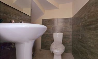 Venta de casa nueva en Manta urb Campiña, patio amplio