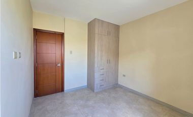 Venta de casa nueva en Manta urb Campiña, patio amplio