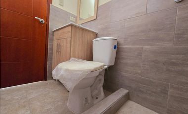 Venta de casa nueva en Manta urb Campiña, patio amplio