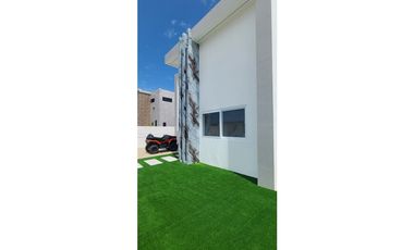 Venta casa de lujo con vistas al mar urb. Playa Alta Sta Marianita.