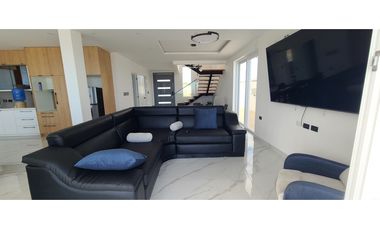 Venta casa de lujo con vistas al mar urb. Playa Alta Sta Marianita.