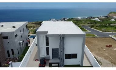 Venta casa de lujo con vistas al mar urb. Playa Alta Sta Marianita.