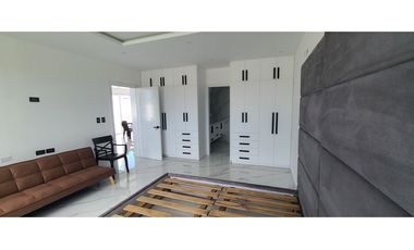 Venta casa de lujo con vistas al mar urb. Playa Alta Sta Marianita.