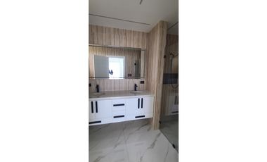 Venta casa de lujo con vistas al mar urb. Playa Alta Sta Marianita.