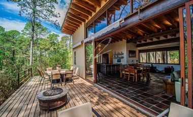 CASA DE LUJO EN VENTA EN HACIENDA SAN FRANCISCO, TAPALPA.
