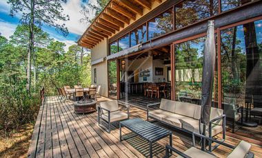 CASA DE LUJO EN VENTA EN HACIENDA SAN FRANCISCO, TAPALPA.