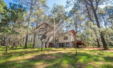 CASA DE LUJO EN VENTA EN HACIENDA SAN FRANCISCO, TAPALPA.