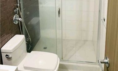 Alquiler de Apartamento en Via España solo con aires /ac . Cod J-266