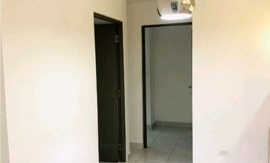 Alquiler de Apartamento en Via España solo con aires /ac . Cod J-266