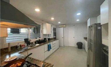 Alquiler de Casa remodelada en El Carmen-2 recámaras 4 baños.Cod-J267