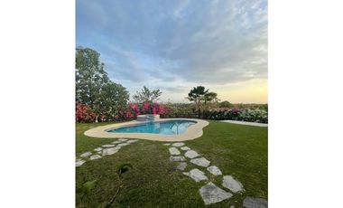 SEA CONFIABLE VENDE HERMOSA CASA CON CASA DE HUESPEDES