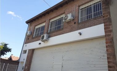 VIVIENDA EN VENTA CON LOCAL, OFICINA Y DEPOSITO