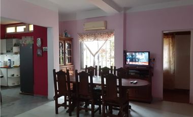 VIVIENDA EN VENTA CON LOCAL, OFICINA Y DEPOSITO