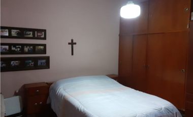 VIVIENDA VENTA CON LOCALES LOMAS DE SAN ISIDRO