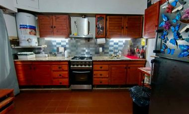 Casa 3 Ambientes Venta Guernica Parque amplio