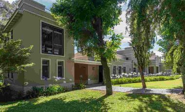CASA CON PILETA, EN VENTA