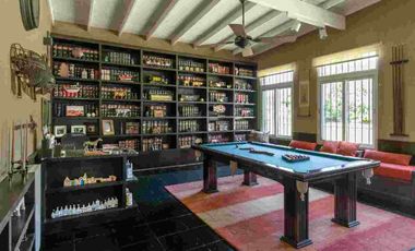 CASA CON PILETA, EN VENTA