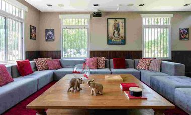 CASA CON PILETA, EN VENTA