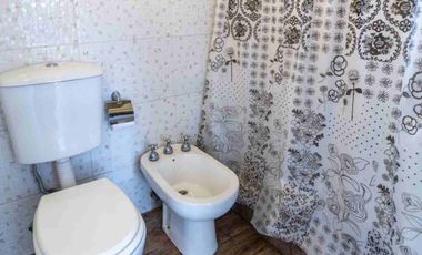 CASA EN VENTA DOS DORMITORIOS PILETA ECOPUEBLO