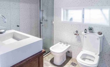 CASA EN VENTA DOS DORMITORIOS PILETA ECOPUEBLO