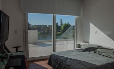 Casa en Venta San Benito  4 Dorm - a la Laguna