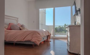 Casa en Venta San Benito  4 Dorm - a la Laguna