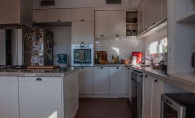 Casa en Venta San Benito  4 Dorm - a la Laguna