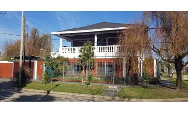 VENTA CASA 5 ambientes c/parque Florencio Varela