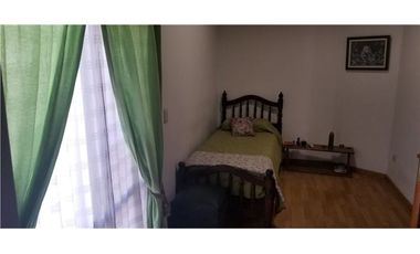 VENTA CASA 5 ambientes c/parque Florencio Varela