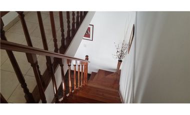 VENTA CASA 5 ambientes c/parque Florencio Varela