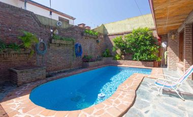 VENTA CASA 5 AMB. PILETA COCHERA JARDÍN SAN ISIDRO