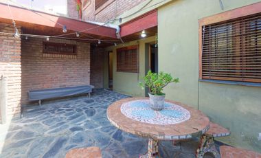 VENTA CASA 5 AMB. PILETA COCHERA JARDÍN SAN ISIDRO