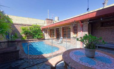 VENTA CASA 5 AMB. PILETA COCHERA JARDÍN SAN ISIDRO