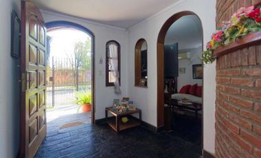 VENTA CASA 5 AMB. PILETA COCHERA JARDÍN SAN ISIDRO