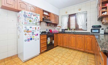 VENTA CASA 5 AMB. PILETA COCHERA JARDÍN SAN ISIDRO