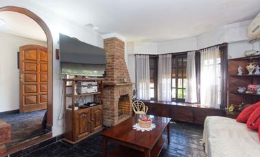 VENTA CASA 5 AMB. PILETA COCHERA JARDÍN SAN ISIDRO