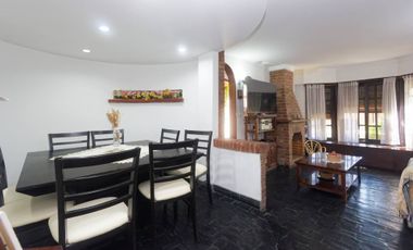 VENTA CASA 5 AMB. PILETA COCHERA JARDÍN SAN ISIDRO