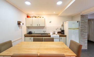 VENTA CASA 3 AMB EN CASEROS -PERMUTA-