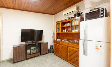 VENTA CASA 3 AMB EN CASEROS -PERMUTA-