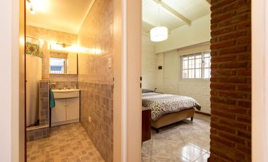 VENTA CASA 3 AMB EN CASEROS -PERMUTA-