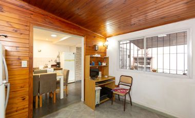 VENTA CASA 3 AMB EN CASEROS -PERMUTA-
